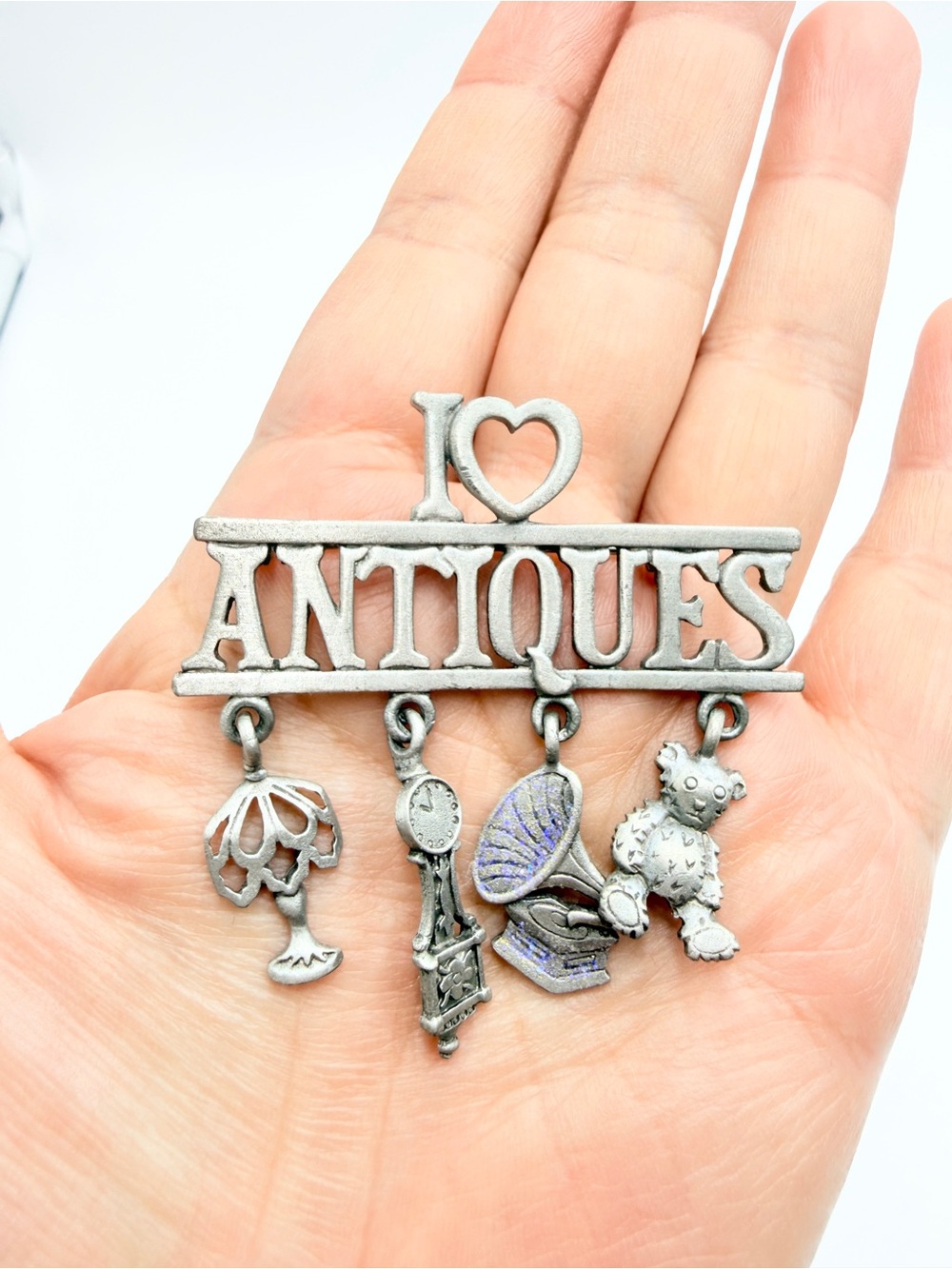 Vintage JJ Jonette “I Love Antiques” Dangling Charm Brooch – Pewter Tone